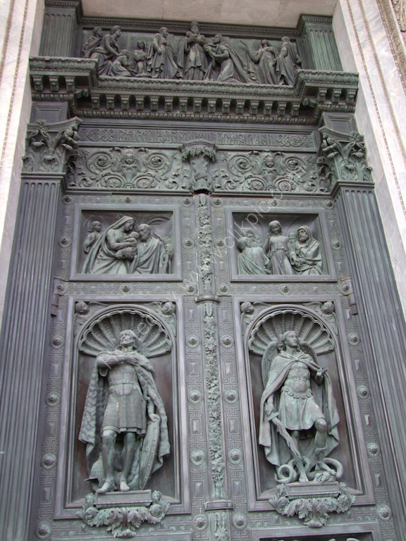DBronze Door, St Isaac's Cathedral, St Petersburg
