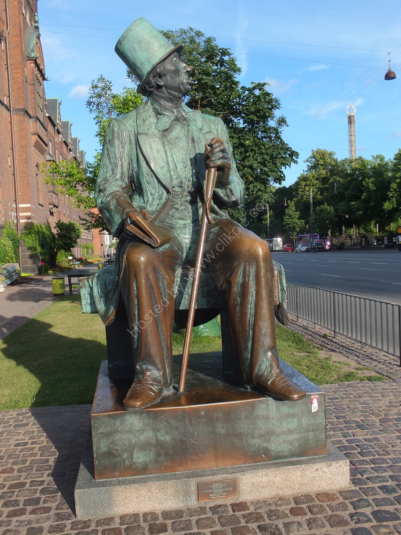 Statue of Hans Christian Andersen