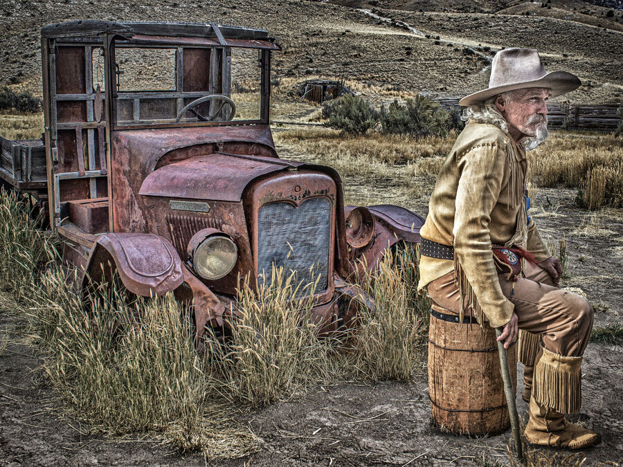 Group A - Highly Commended - Looking for Trouble - John Whitby