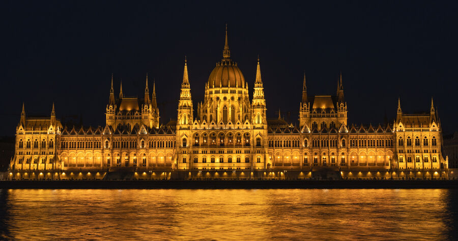 Group A - Commended - Hungarian Parliament - Mike Dawes