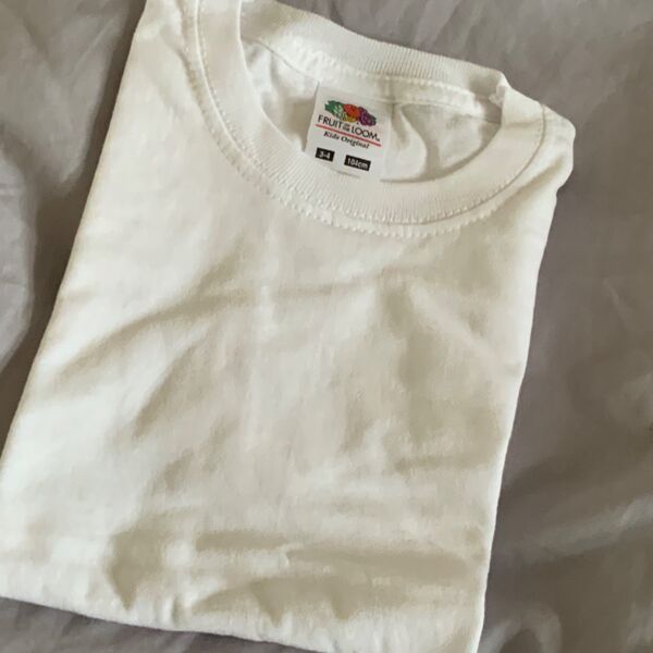 White embroidered t-shirt 3/4 White t-shirt 3/4