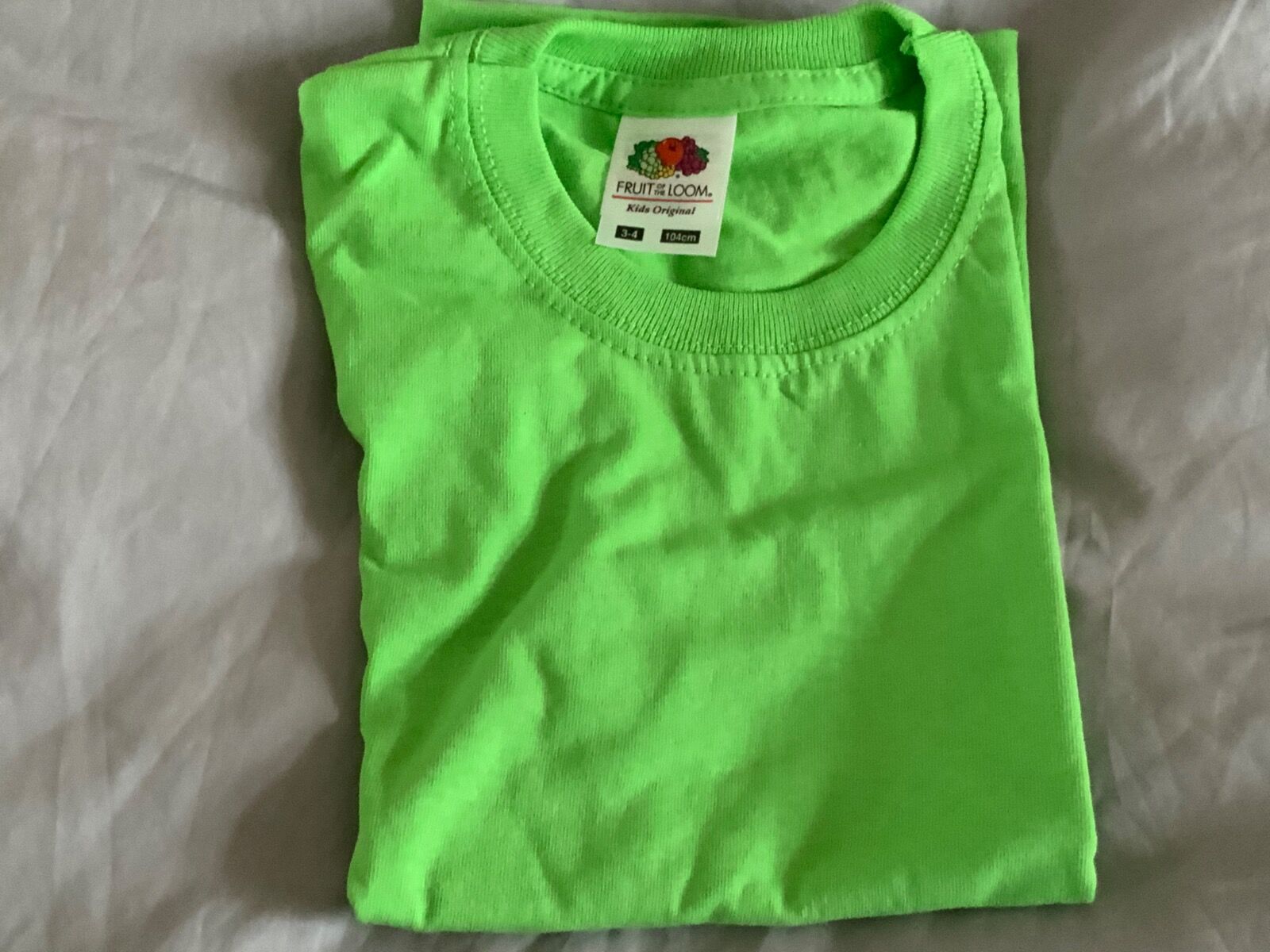 Lime green t-shirt 5/6