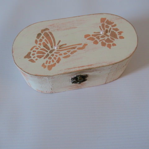 Small Oval Shabby Chic Box with Butterfly Design