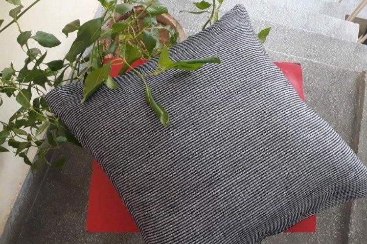 2521289-Cotton Hand-Woven Cushion Covers