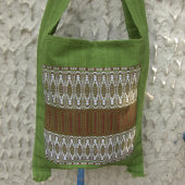 2511678-Hand Woven Shoulder Bag