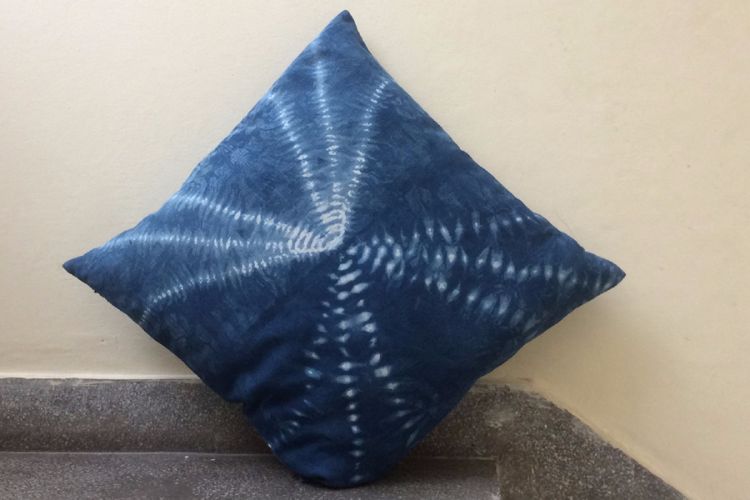 2821205-Cotton Indigo Cushion Cover