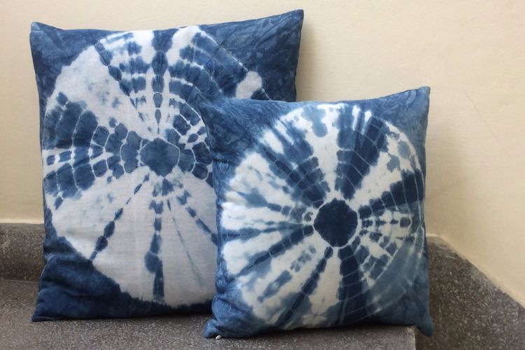 2821206-Cotton Indigo Cushion Cover