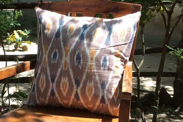 6421170 - Koyyalgudam Cushion Cover