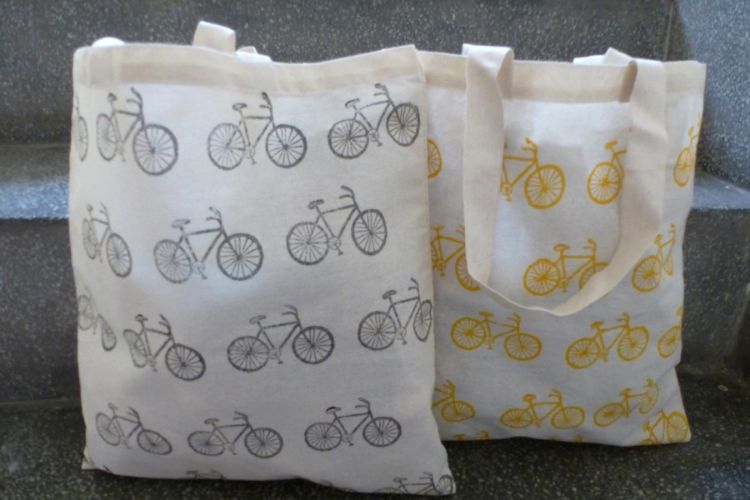 7811728-(Left) 7811739-(Right) Printed Bags