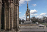 After lunch, some of us went to have a look at the Albert memorial, opposite the Hall