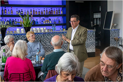 Whilst we were having our lunch, the owner of Forman & Sons, Lance Forman, popped in to have a chat with us.