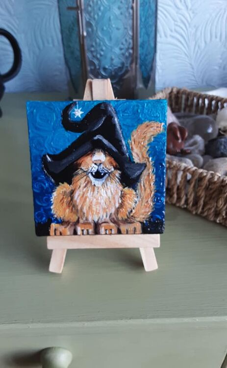 (sale)witch cat is that 3x3inch acrylic painting and stand £8 +£2 p&p