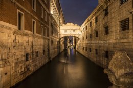 Heading towards the Bridge of Sighs