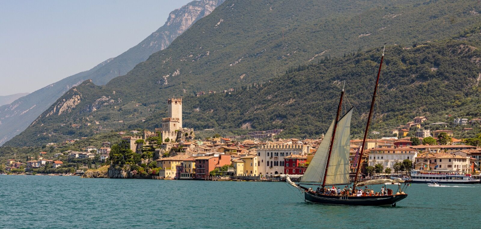 The Sailing Ship and the Castle