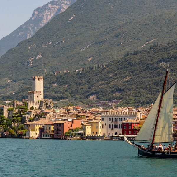 The Sailing Ship and the Castle