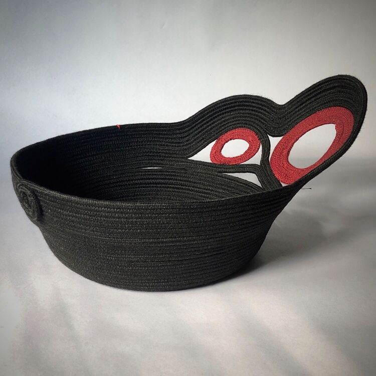 SOLD 19-092 Sam Basket BlkRd-oO