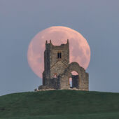 Full Moon setting, Burrow Mump