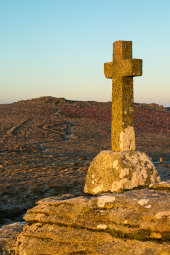 Memorial cross