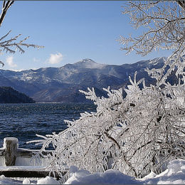 Ice and Water. Lake Chuzenji.