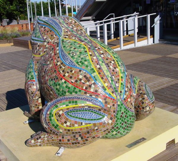 Mosaic commission 'Larkin 25' mosaic toad by Sue Kershaw