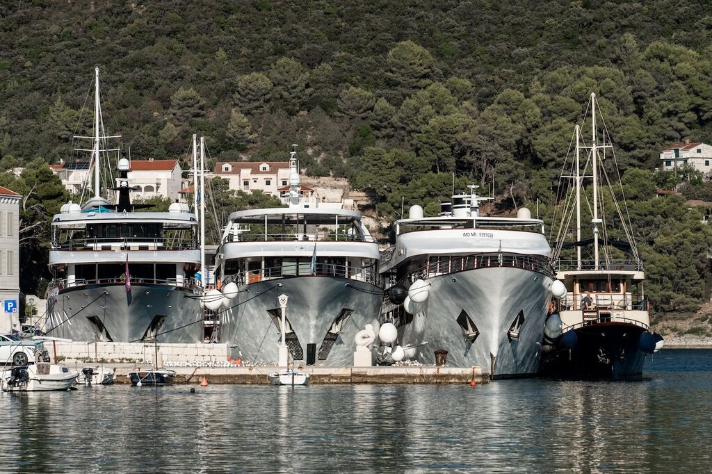 Ships berthed side by side