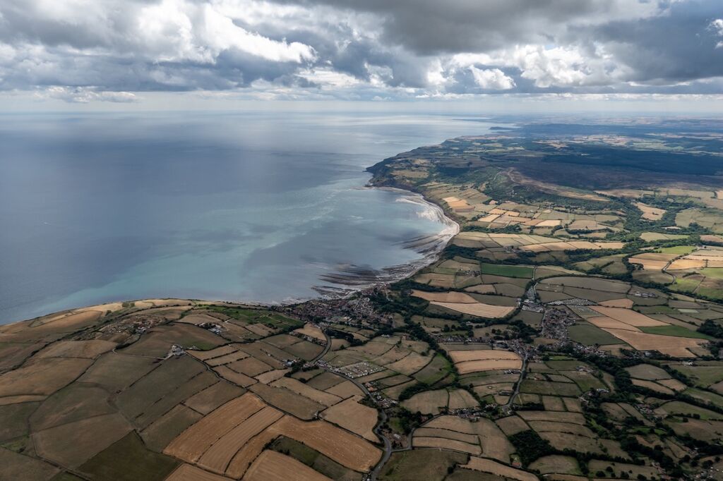 Robin Hood Bay, heading south