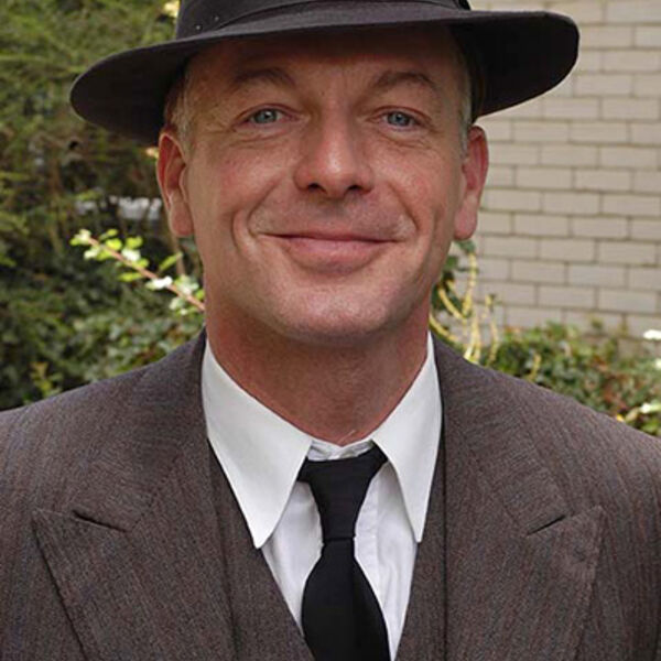 Hugo Speer on set of Miss Marple