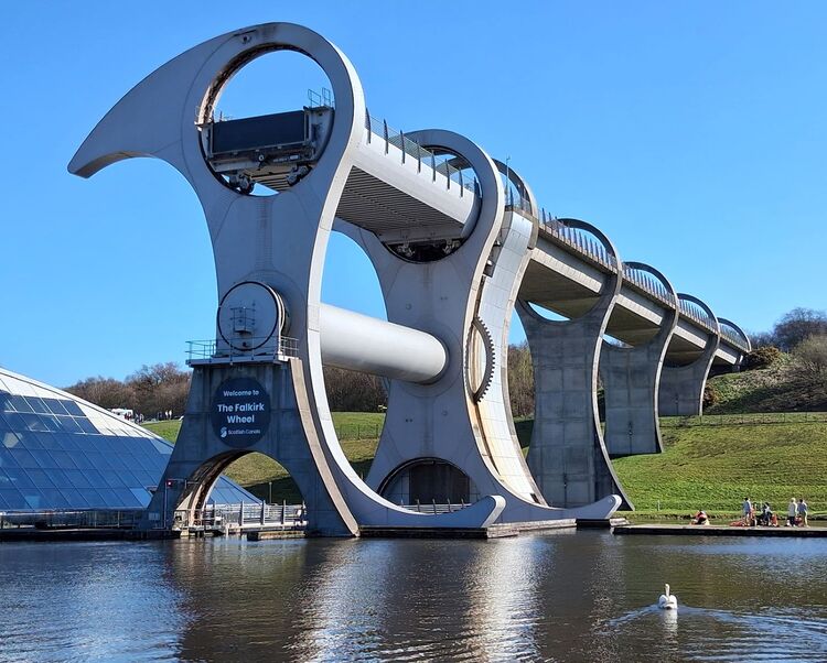 Falkirk Wheel - Gaynor Dewar