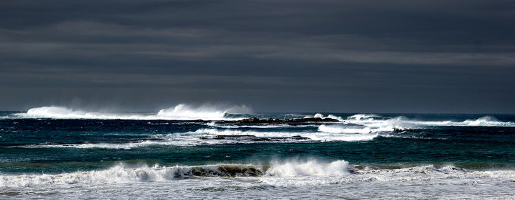 Power of the waves - Richard Jones