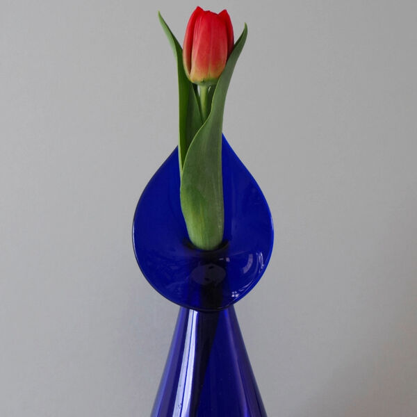Blue vase with tulip
