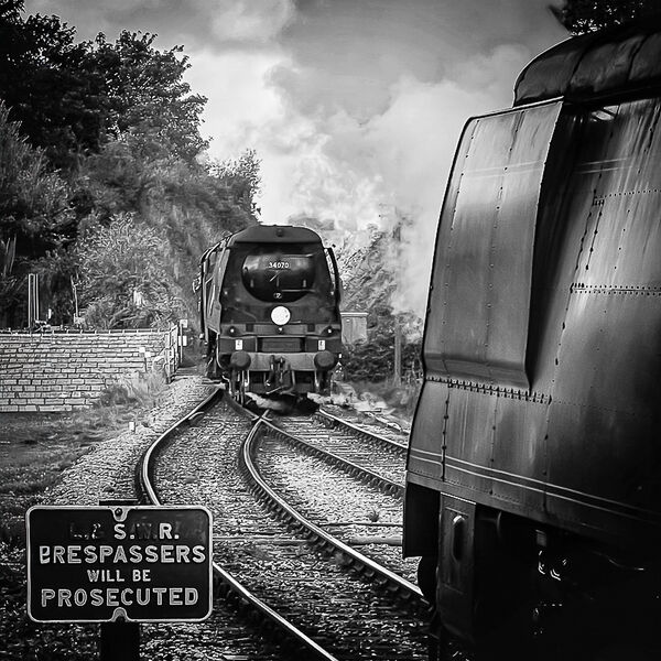 Passing locomotives