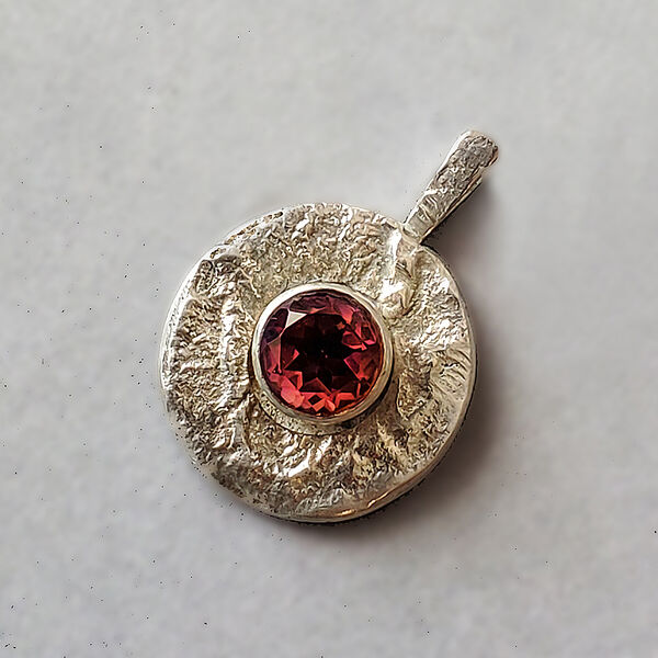 NP20002 - Pendant - silver with 10mm Ametrine stone..