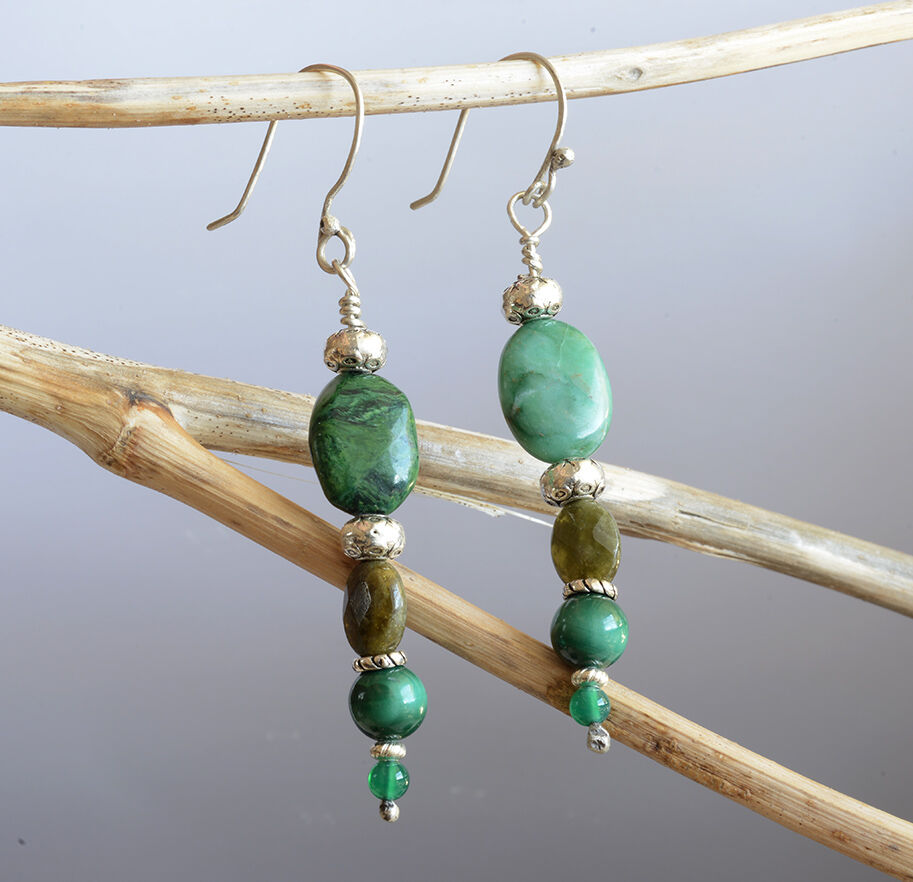 E18005 - 3 stones dangling earrings