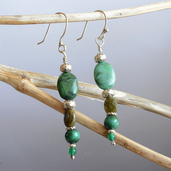 E18005 - 3 stones dangling earrings