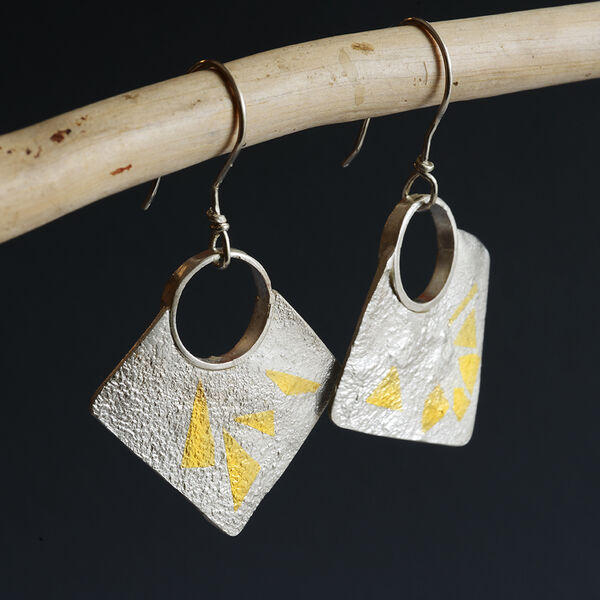 E18034 - Earrings: reticulated silver and 24kt gold highlights