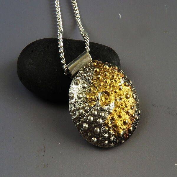 N18004 - Pendant with pure silver from metal clay