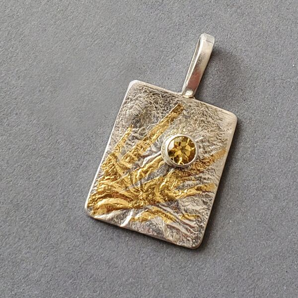 N19041 - Reticulated silver rectangle with 24 kt gold and citrine stone