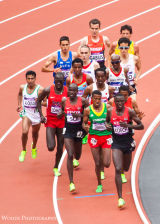 04. Mo Farah in the pack in the 5,000m heats