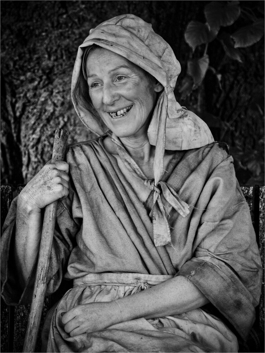 028 Old Lady