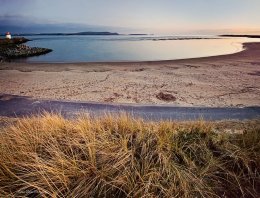 Burryport Lighthouse Beach