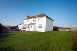 Kidwelly-Farm-Holiday-Cottages-(5)