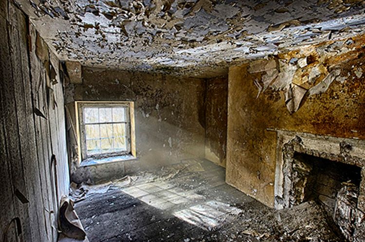 Upstairs Room With Low Level Window