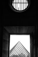 Pyramide du Louvre 1