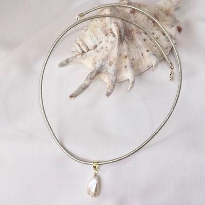 Leather Choker with Pearl Shape Gold Filled Clasp £29