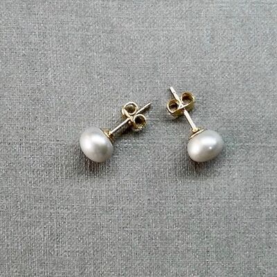 Button Pearls on Gold Filled Studs £16.00