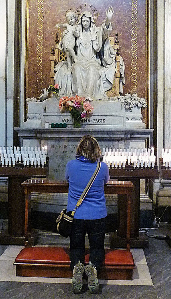 Com A Quiet Moment - Veronica Lisle