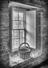Com Lynn Kerr : At Home In The Manor