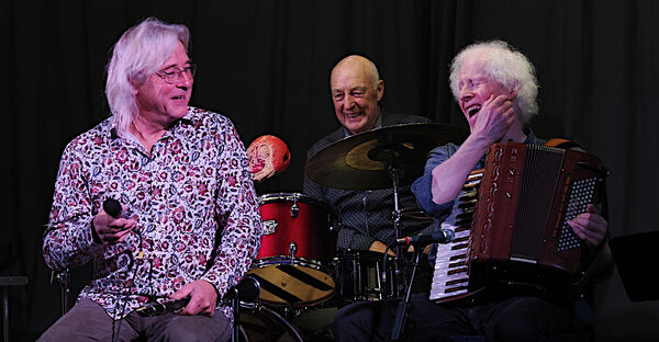 Com Time for a laugh - Peter Burnham