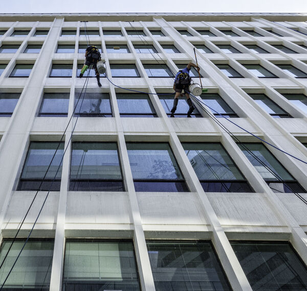 Com When I am Cleaning Windows - Val Atkinson