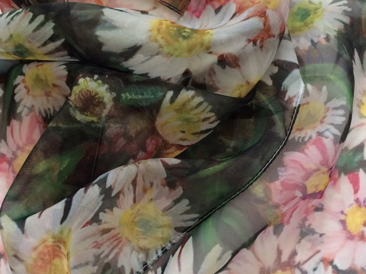 'Daisy' Paris Chiffon scarf - detail